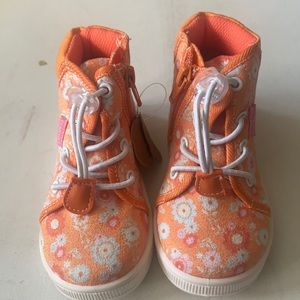 oomphies baby sneakers
